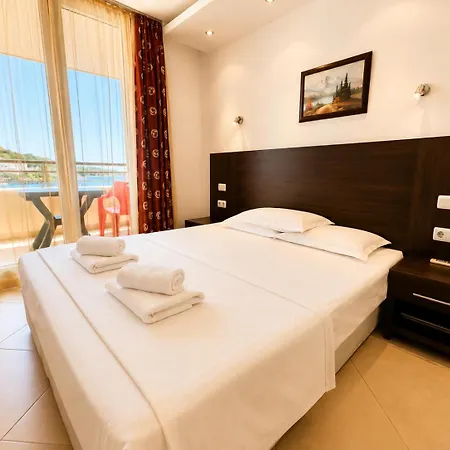 Marina - First Line & Pool Apartment